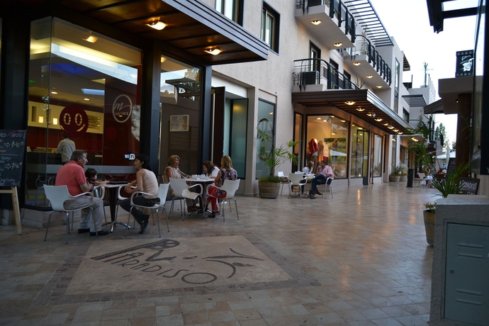 Imagen de los exteriores del Hotel Plaza Paradiso Petit. Foto 7