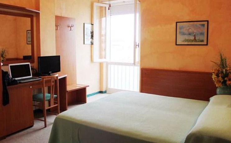 Imagen de la habitación del Hotel Plaza, Pesaro. Foto 19