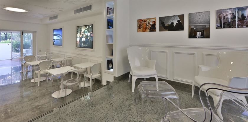 Imagen del bar/restaurante del Hotel Plaza Pescara. Foto 4