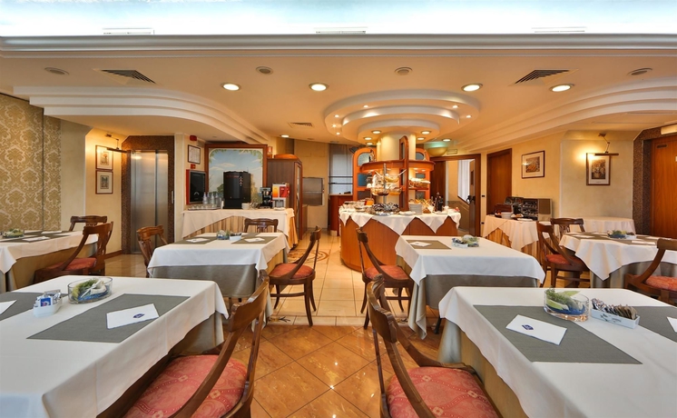 Imagen del bar/restaurante del Hotel Plaza Pescara. Foto 6