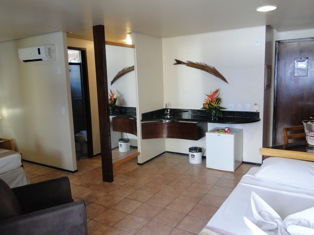 Imagen de la habitación del Hotel Plaza Praia Suites. Foto 3
