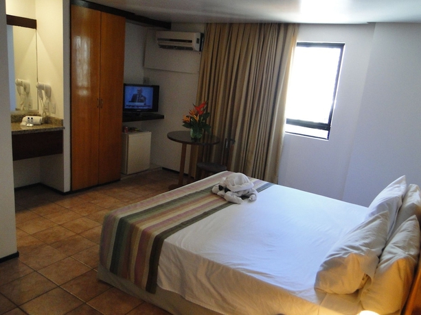 Imagen de la habitación del Hotel Plaza Praia Suites. Foto 5