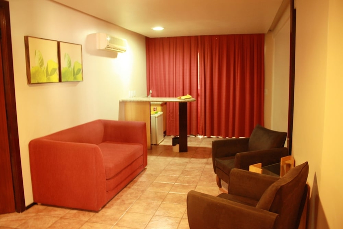 Imagen de la habitación del Hotel Plaza Praia Suites. Foto 6