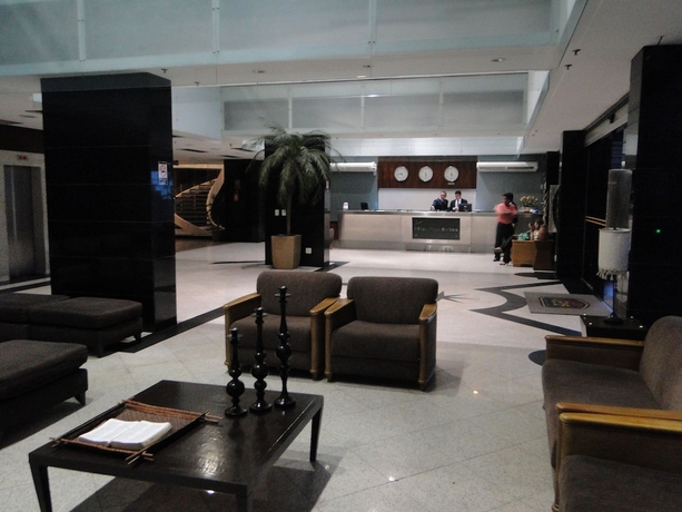 Imagen de los interiores del Hotel Plaza Praia Suites. Foto 15