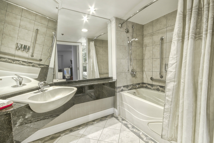 Imagen de la habitación del Hotel Plaza Québec. Foto 7