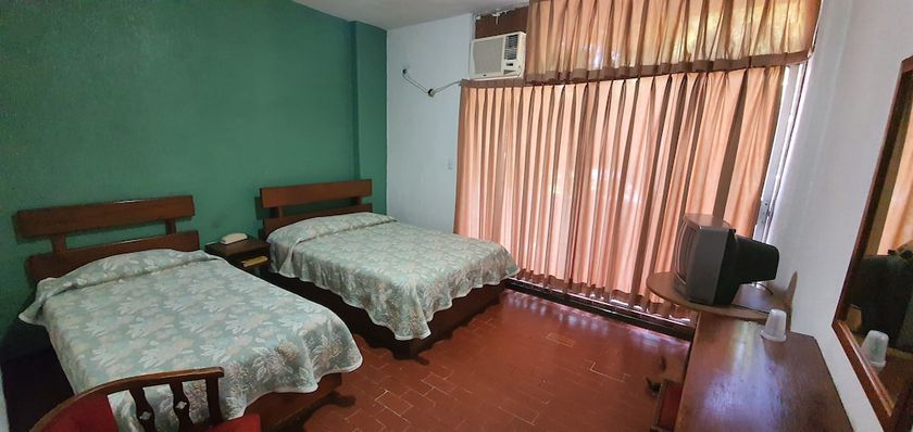 Imagen de la habitación del Hotel Plaza Real La Paz. Foto 16
