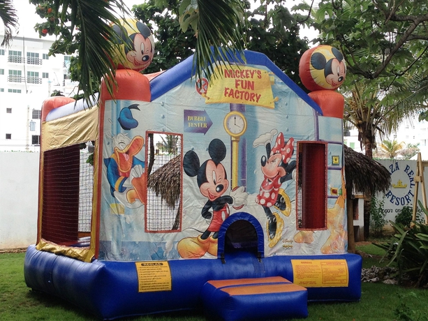 Imagen de los exteriores del Hotel Plaza Real Resort. Foto 2