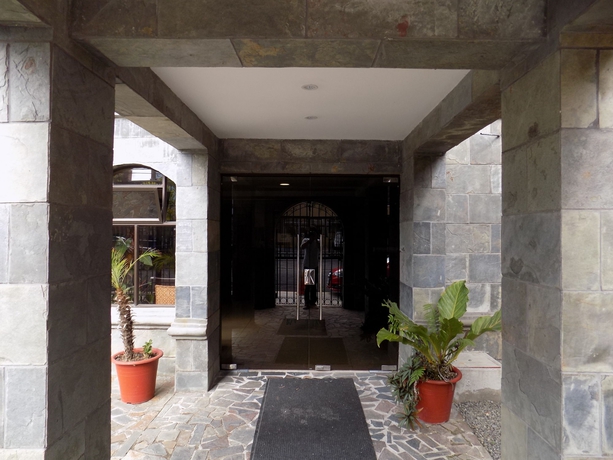 Imagen general del Hotel Plaza Real Suites and Apartments. Foto 4