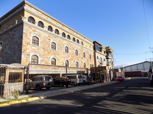 Imagen general del Hotel Plaza Real Suites and Apartments. Foto 6