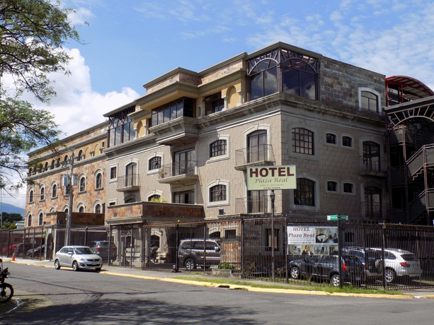 Imagen general del Hotel Plaza Real Suites and Apartments. Foto 1