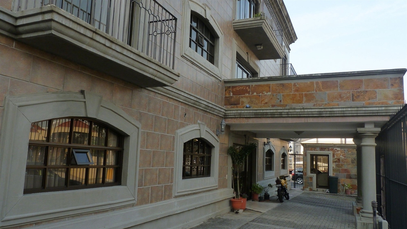 Imagen de los exteriores del Hotel Plaza Real Suites and Apartments. Foto 12