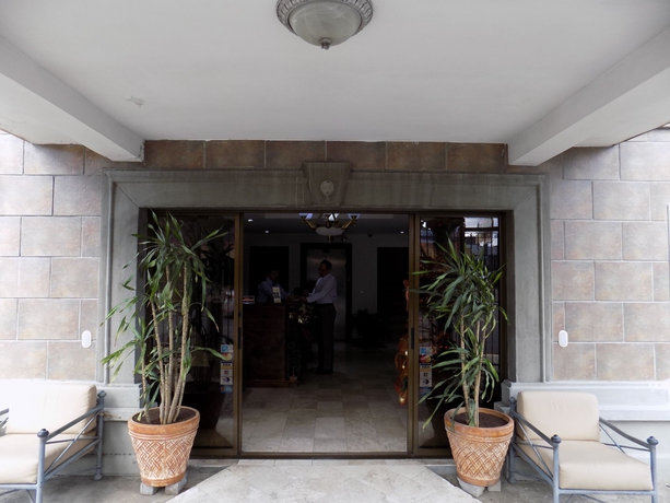 Imagen general del Hotel Plaza Real Suites and Apartments. Foto 10