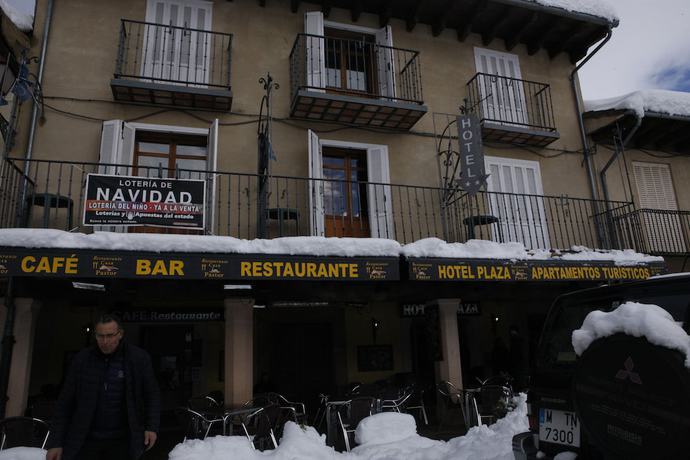 Imagen de los exteriores del Hotel Plaza, Riaza. Foto 14