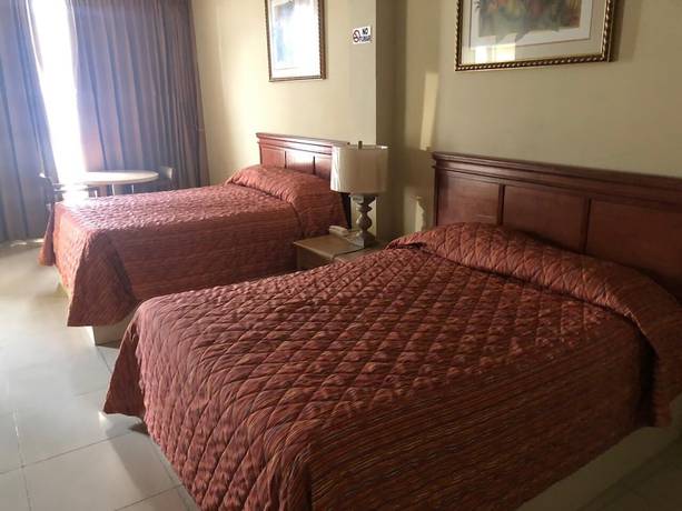 Imagen de la habitación del Hotel Plaza Riviera. Foto 12