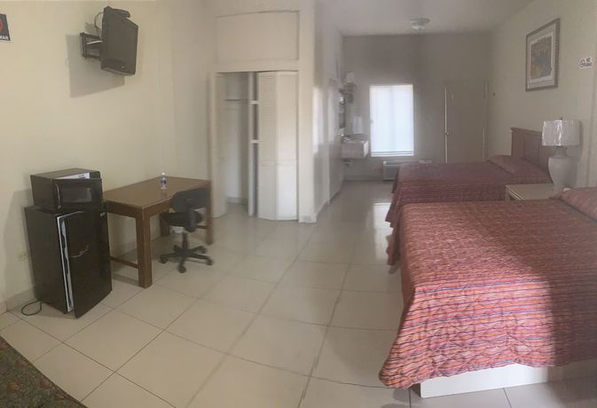 Imagen de la habitación del Hotel Plaza Riviera. Foto 15