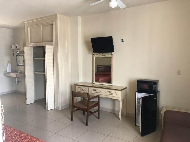 Imagen de la habitación del Hotel Plaza Riviera. Foto 19