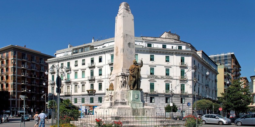 Imagen de los exteriores del Hotel Plaza, Salerno. Foto 15