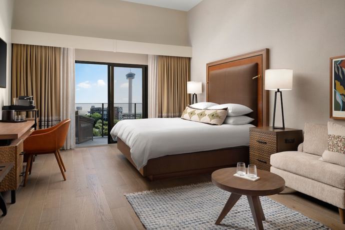 Imagen de la habitación del Hotel Plaza San Antonio and Spa, Autograph Collection. Foto 10