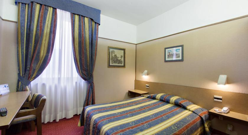 Imagen general del Hotel Plaza, San Martino Siccomario. Foto 5