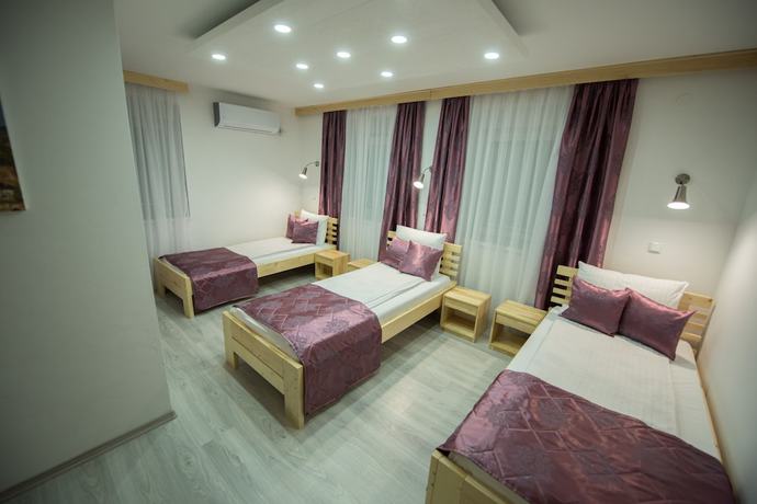 Imagen de la habitación del Hotel Plaza, Sarajevo. Foto 7