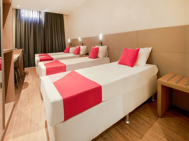 Imagen de la habitación del Hotel Plaza Spania. Foto 4