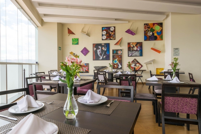 Imagen del bar/restaurante del Hotel Plaza Stadium. Foto 3