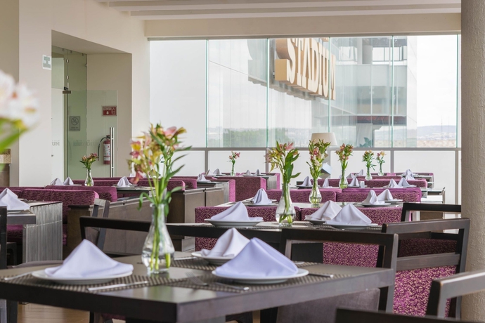 Imagen del bar/restaurante del Hotel Plaza Stadium. Foto 4