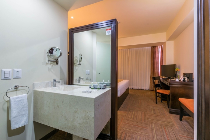 Imagen de la habitación del Hotel Plaza Stadium. Foto 7