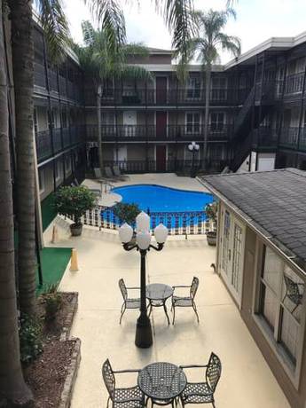 Imagen de la habitación del Hotel Plaza Suites Of Metairie. Foto 2