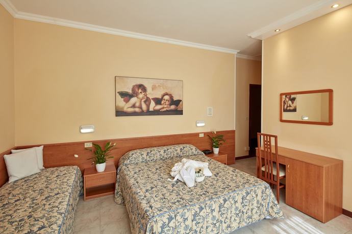 Imagen de la habitación del Hotel Plaza Tabiano. Foto 10