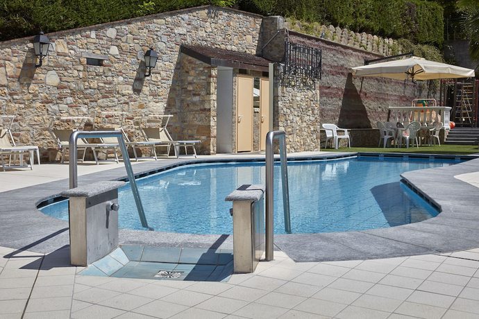 Imagen de la piscina del Hotel Plaza Tabiano. Foto 17