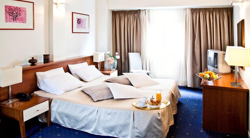 Imagen de la habitación del Hotel Plaza, Tesalonica. Foto 11