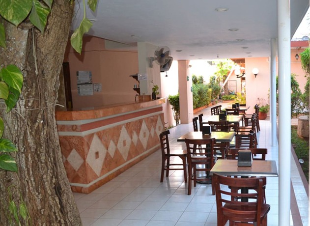 Imagen del bar/restaurante del Hotel Plaza, Ticul. Foto 2