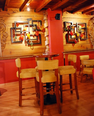 Imagen del bar/restaurante del Hotel Plaza Uruapan. Foto 6