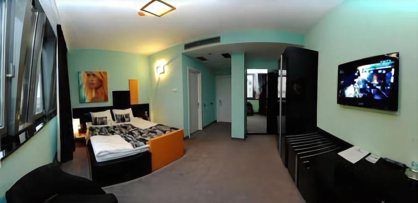 Imagen de la habitación del Hotel Plaza V. Foto 7