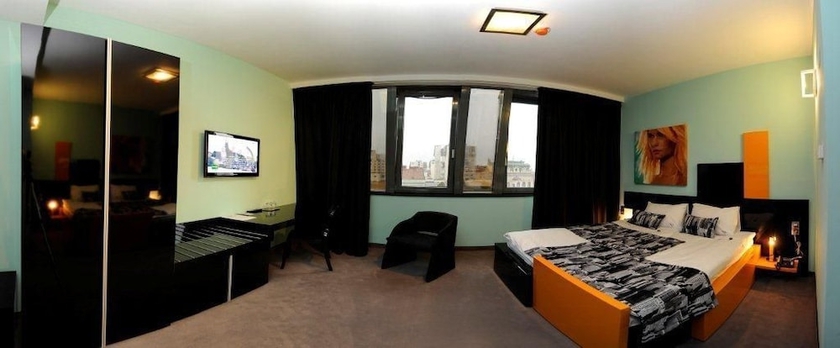 Imagen de la habitación del Hotel Plaza V. Foto 10