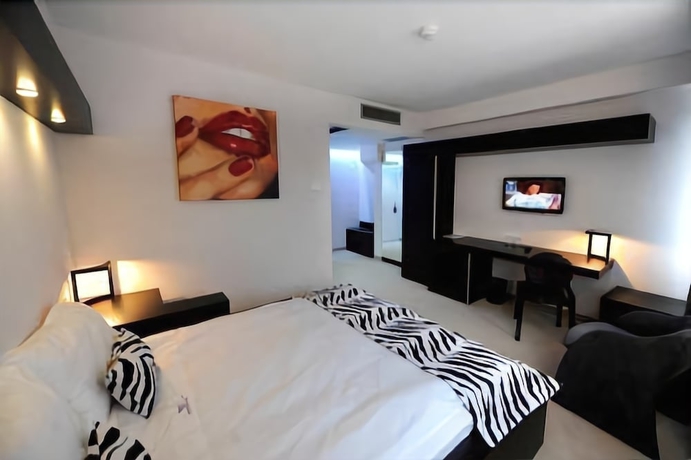 Imagen de la habitación del Hotel Plaza V. Foto 17