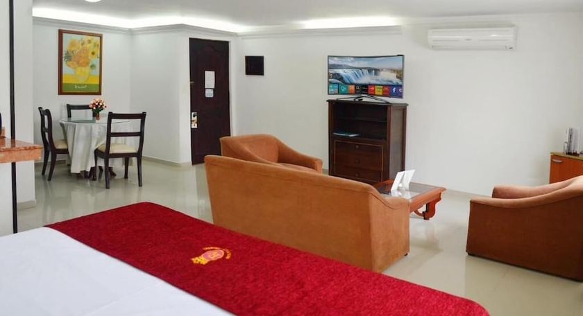 Imagen de la habitación del Hotel Plaza Versalles. Foto 9