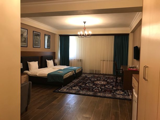 Imagen de la habitación del Hotel Plaza Viktoria. Foto 10