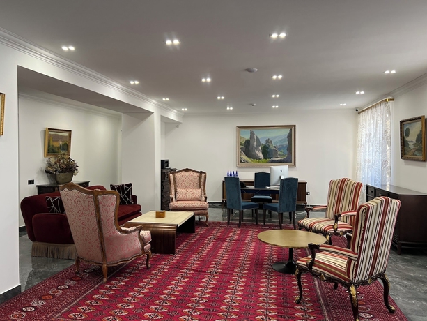 Imagen de los interiores del Hotel Plaza Viktoria Yerevan. Foto 12