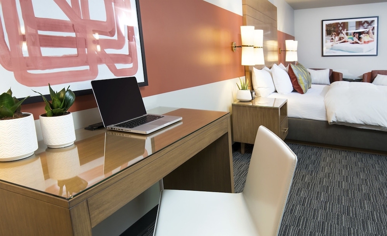 Imagen de la habitación del Hotel Plaza and Casino. Foto 11