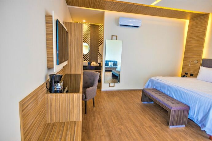 Imagen de la habitación del Hotel Plaza by Kavia. Foto 11