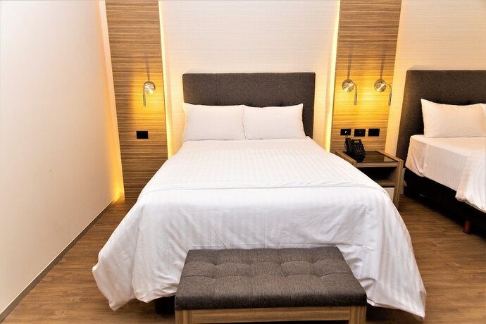 Imagen general del Hotel Plaza by Kavia. Foto 4
