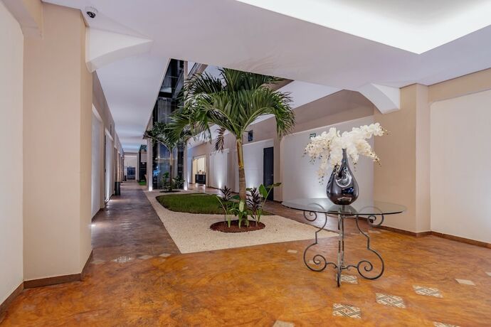 Imagen general del Hotel Plaza by Kavia. Foto 8