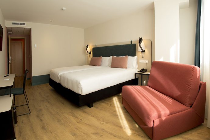 Imagen de la habitación del Hotel Plaza de la Paz. Foto 7