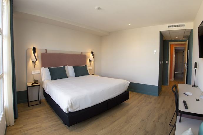 Imagen de la habitación del Hotel Plaza de la Paz. Foto 8