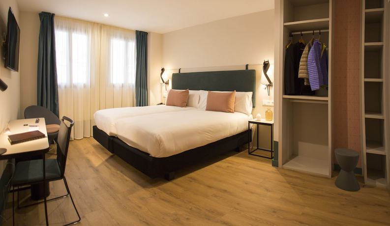 Imagen de la habitación del Hotel Plaza de la Paz. Foto 14