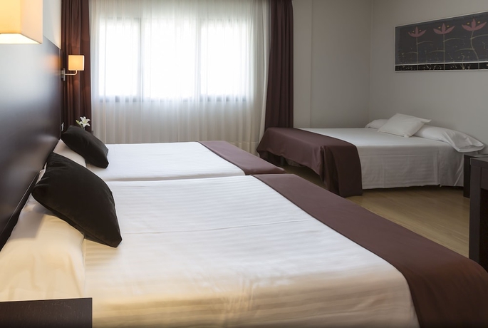 Imagen de la habitación del Hotel Plazaola. Foto 4