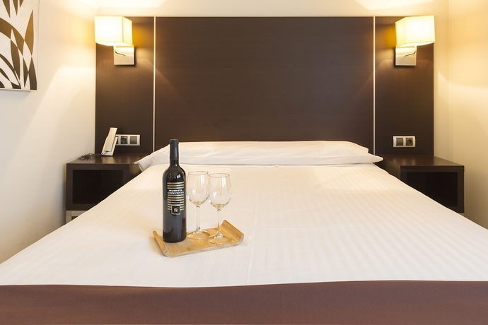 Imagen de la habitación del Hotel Plazaola. Foto 9