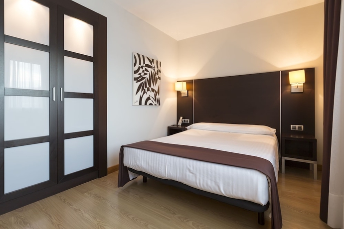 Imagen de la habitación del Hotel Plazaola. Foto 10